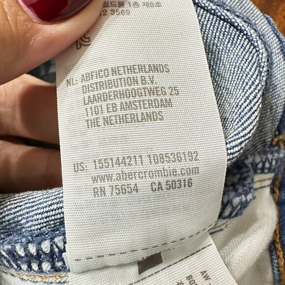 Abercrombie & Fitch Curve Love Ultra High Rise Ankle Straight Jean Destroyed 26R - Picture 6 of 9